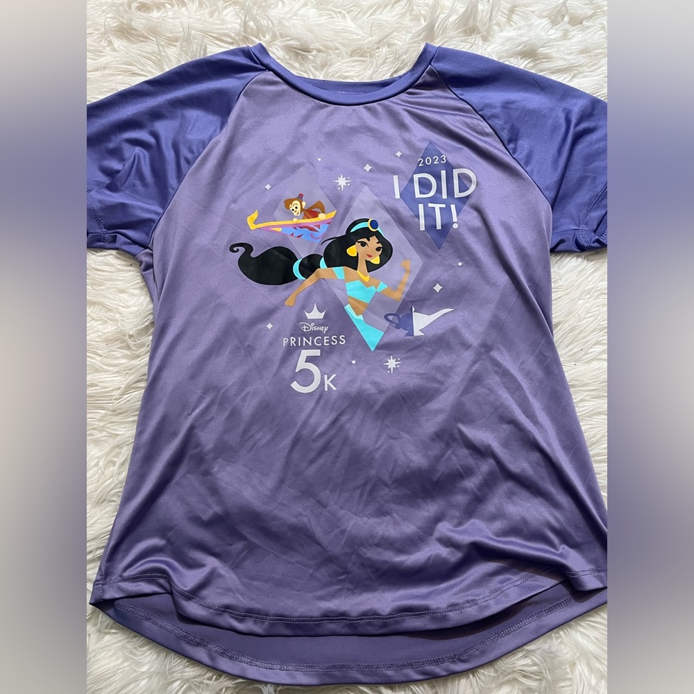 RunDisney Size Sm Women’s 5k shirt